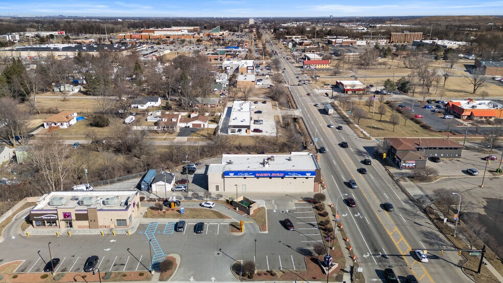 More Photos Of 23940-23948 Eureka Rd, Taylor Freestanding For Sale