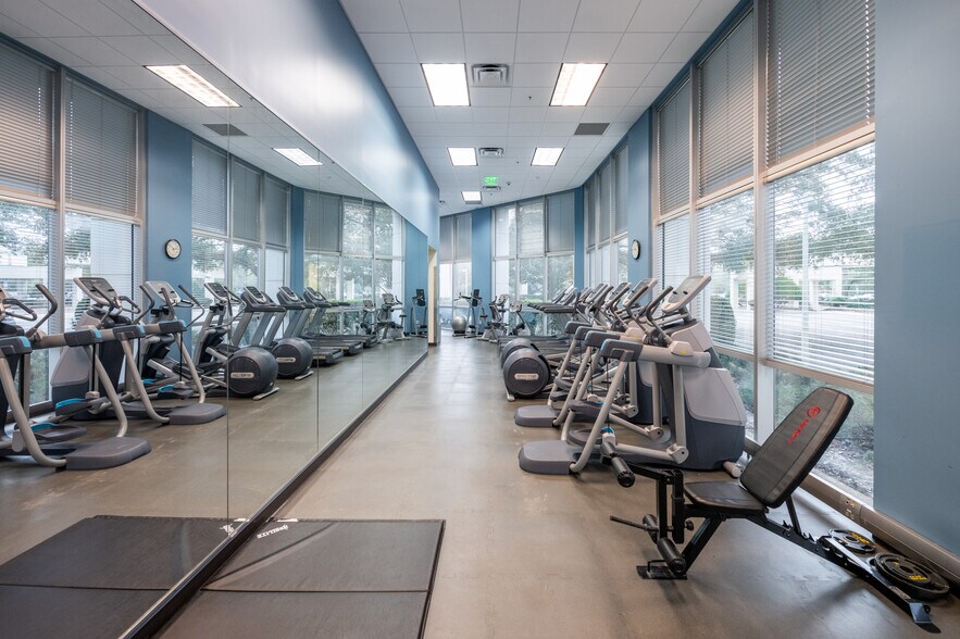 More Photos Of 1776 American Heritage Life Dr, Jacksonville Office For Lease