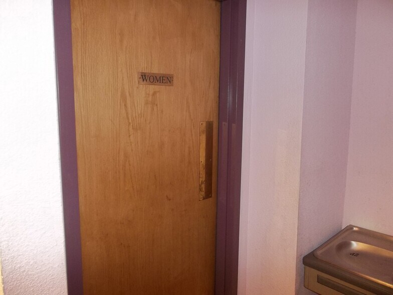 More Photos Of 1390 35th Pkwy Pky, Chanute Religious Facility For Sale