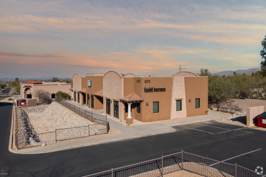 More Photos Of 8375 N Oracle Rd, Oro Valley Office For Sale