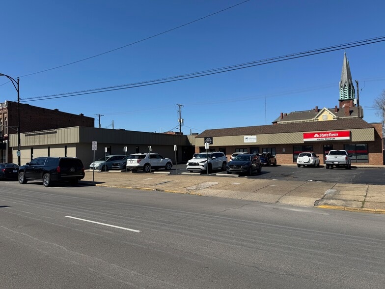 More Photos Of 2007 W Franklin St, Evansville Office For Lease