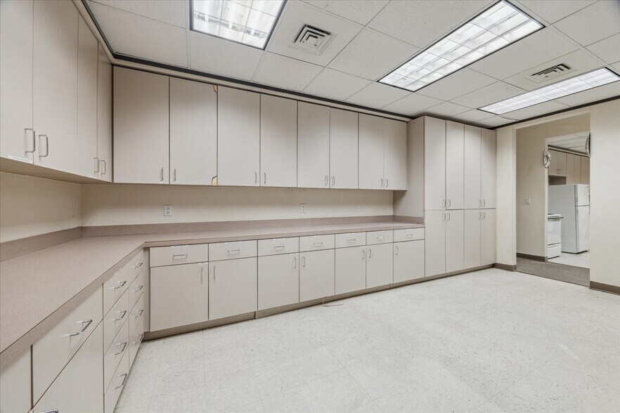 More Photos Of 1701-1707 Tidwell Rd, Houston Warehouse For Sale