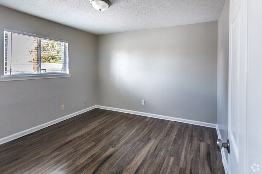 More Photos Of 1060 Merriwether Ave, Memphis Apartments For Sale