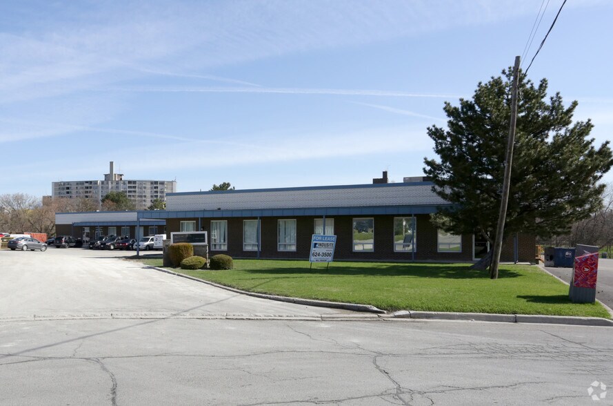 More Photos Of 3279 Lenworth Dr, Mississauga Flex For Lease