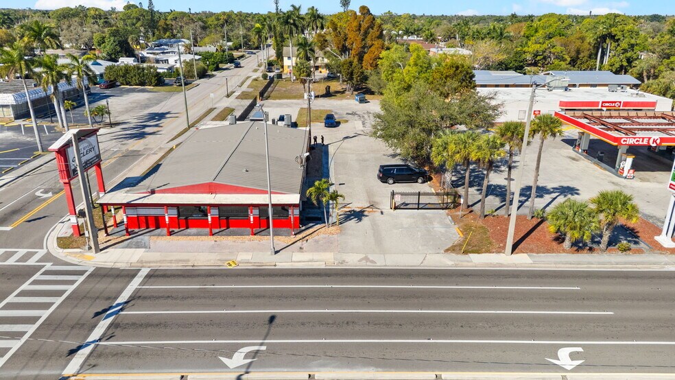 More Photos Of 3630 Cleveland Ave, Fort Myers Freestanding For Sale