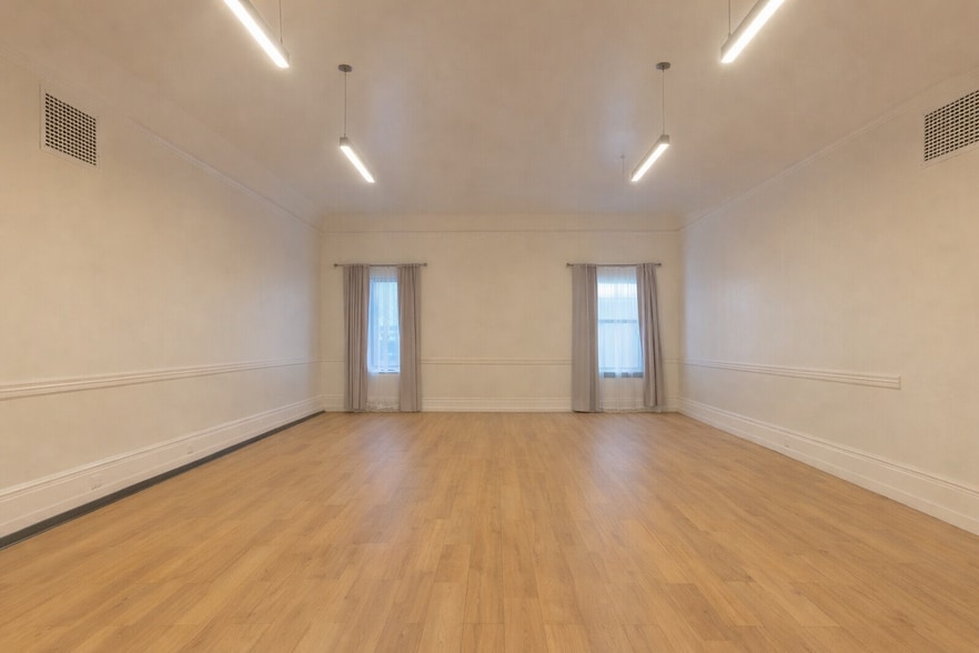 More Photos Of 2940 16th St, San Francisco Loft Creative Space For Lease