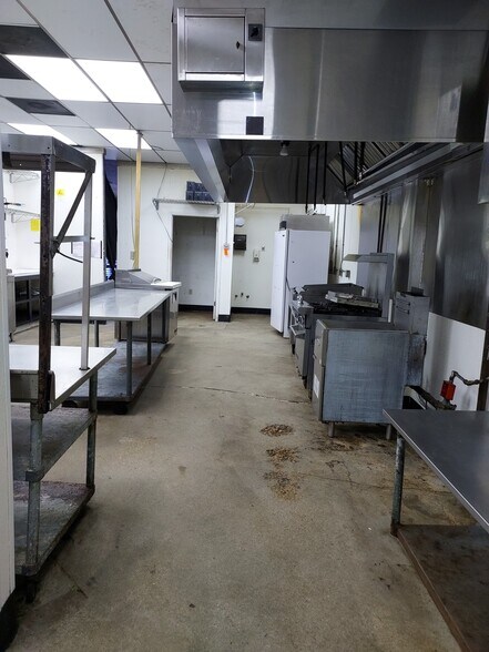 More Photos Of 6954 Old Canton Rd, Ridgeland Storefront Retail Office For Lease