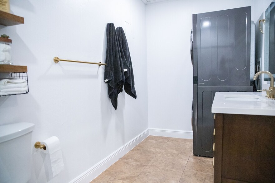 More Photos Of 2826 Santa Barbara Blvd, Cape Coral Freestanding For Sale