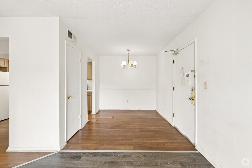 More Photos Of 2223 Devonport Dr, Lexington Apartments For Sale