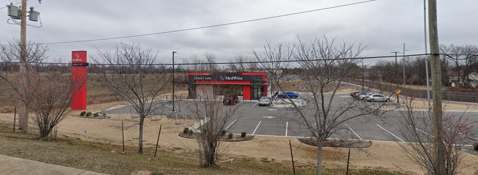 More Photos Of 5795 S Elm Pl, Broken Arrow Hospital For Sale