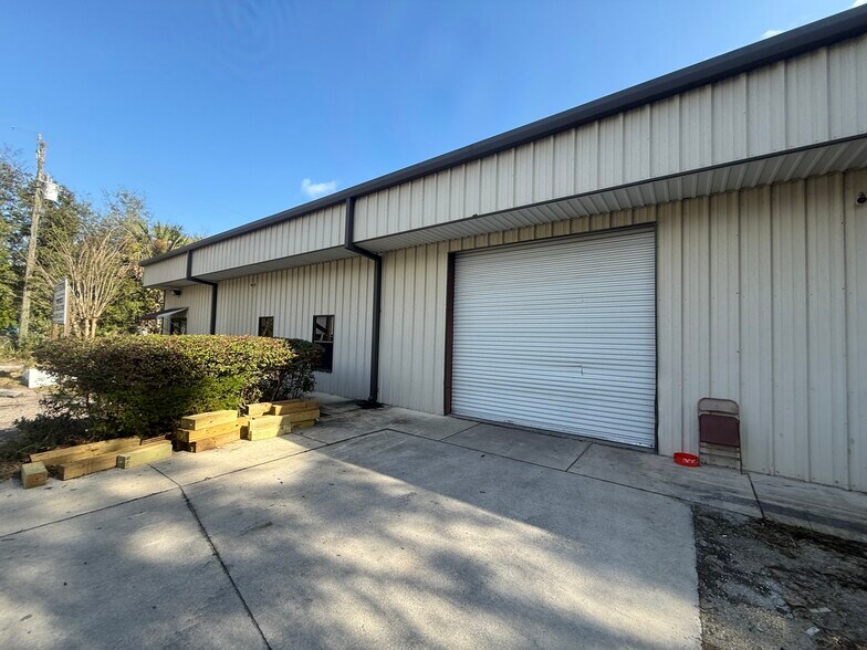 More Photos Of 850500 Us-17, Yulee Warehouse For Lease
