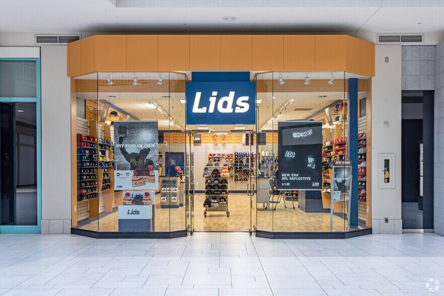 More Photos Of 1801 SW Wanamaker Rd, Topeka Unknown For Lease