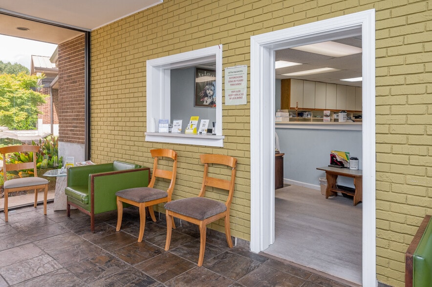 More Photos Of 730 Memorial Dr, Bessemer Medical For Sale