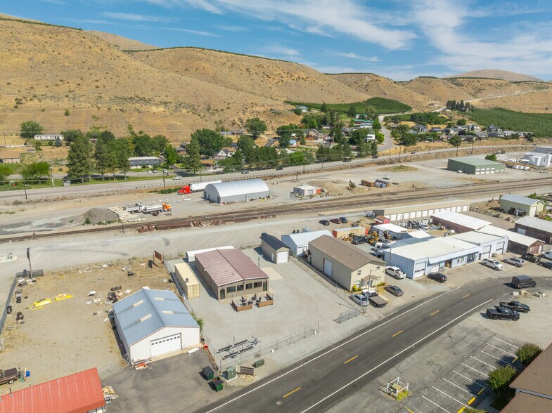 More Photos Of 102 E Lakeshore Dr, Pateros Auto Repair For Sale