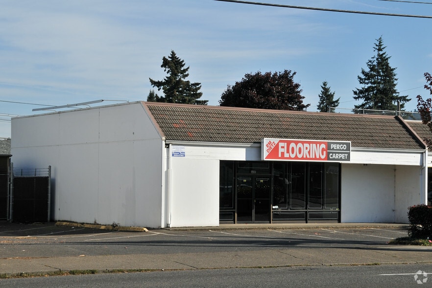 More Photos Of 6432-6440 SE 82nd Ave, Portland Convenience Store For Lease