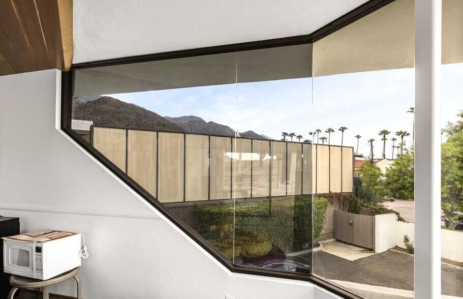 More Photos Of 201 N Indian Canyon Dr, Palm Springs Storefront Retail Office For Sale