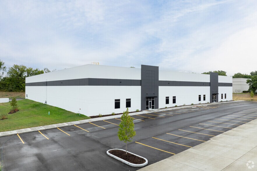 Primary Photo Of 500-550 Corporate Hills Dr, Saint Charles Warehouse For Sale