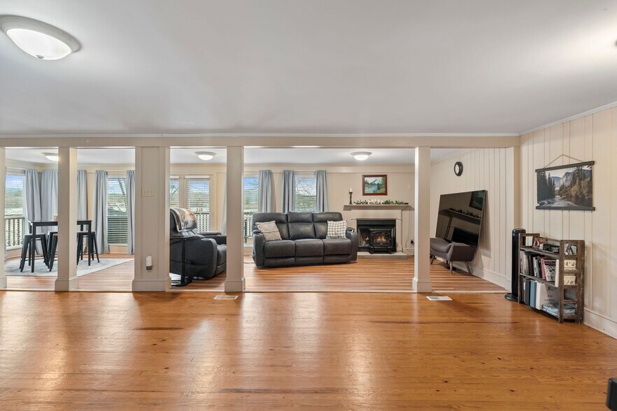 More Photos Of 6692 Valwood Rd, Conover Specialty For Sale
