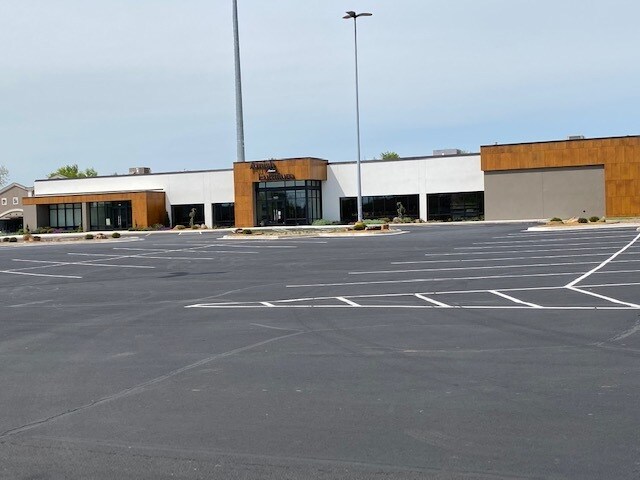 More Photos Of 3717-3737 W Main St, Norman Unknown For Lease