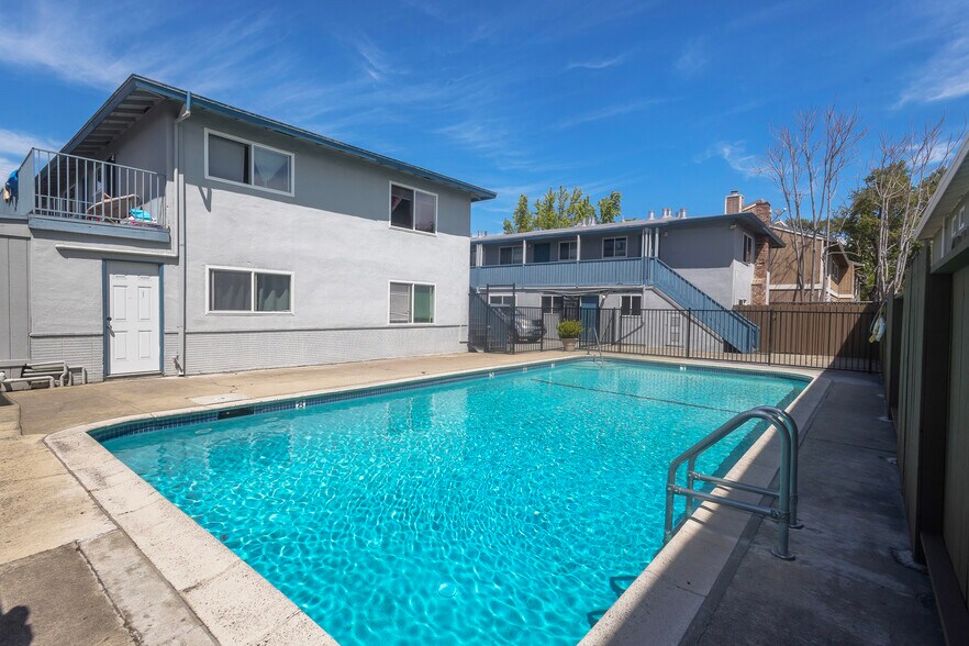 More Photos Of 309-315 Oak Ave, Redwood City Apartments For Sale