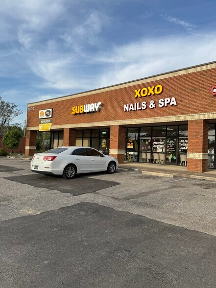 More Photos Of 1890 Berryhill, Cordova Unknown For Lease