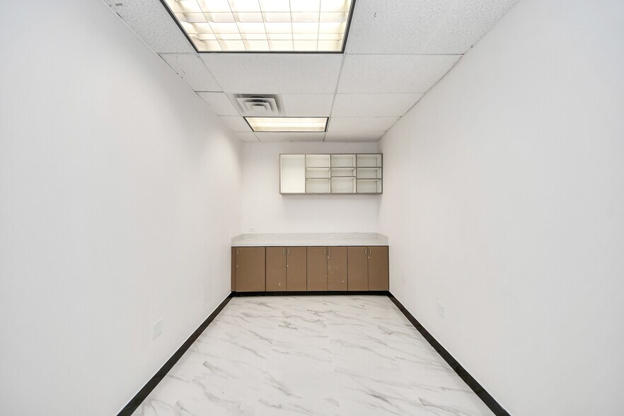 More Photos Of 7012 Barker Cypress Rd, Cypress Office For Sale