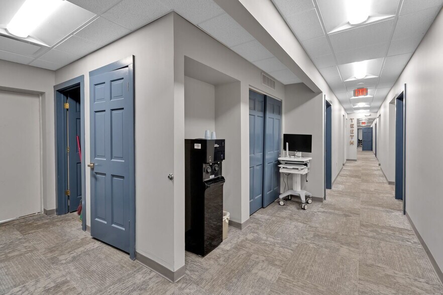 More Photos Of 4233-4227 Maple Rd, Buffalo Medical For Sale