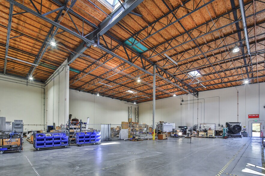 More Photos Of 28557 W Industry Dr, Valencia Distribution For Lease