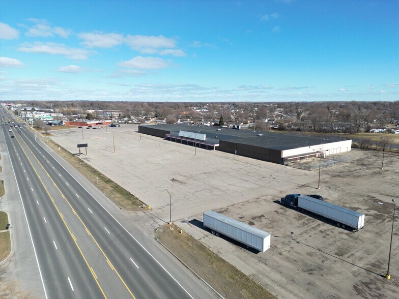 More Photos Of 34800 Groesbeck Hwy, Clinton Township Freestanding For Lease
