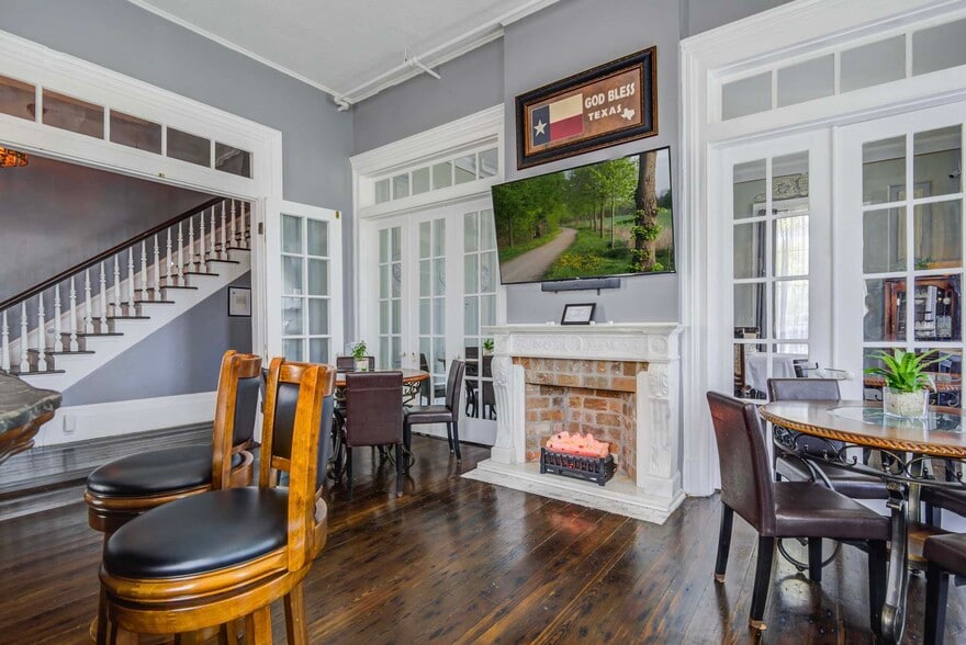 More Photos Of 1502 Market St, Galveston Hospitality For Sale