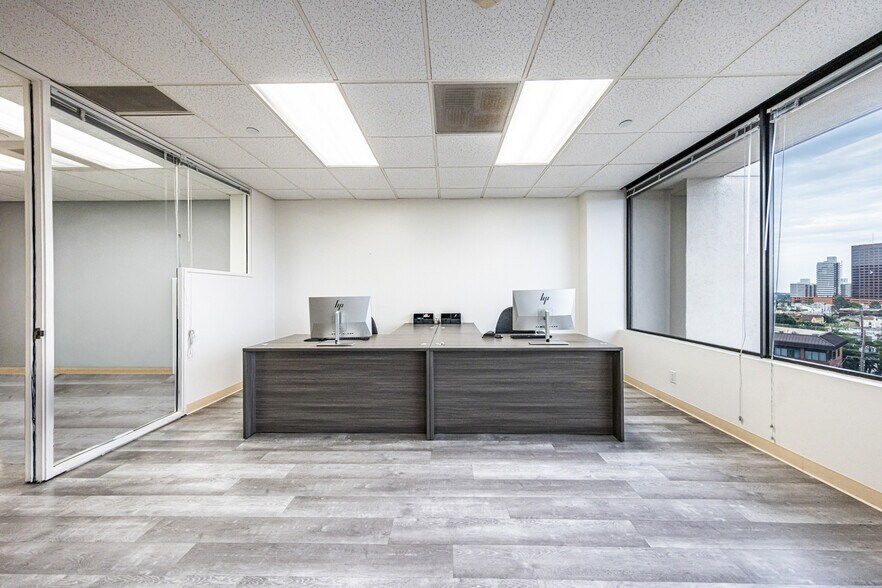 More Photos Of 11777 San Vicente Blvd, Los Angeles Office For Lease