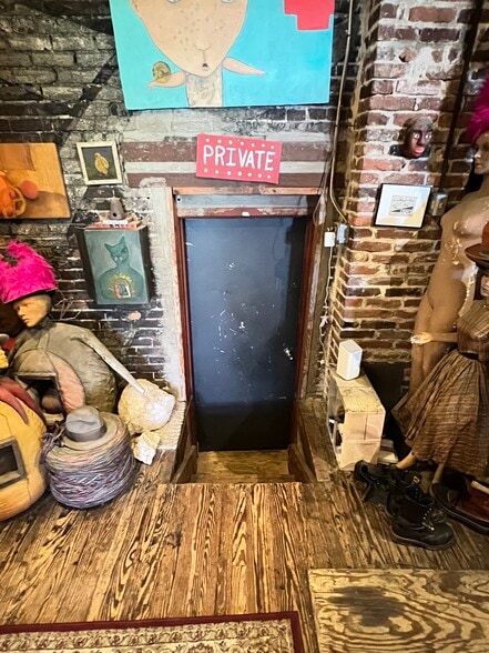 More Photos Of 1438-1442 Light St, Baltimore Showroom For Sale