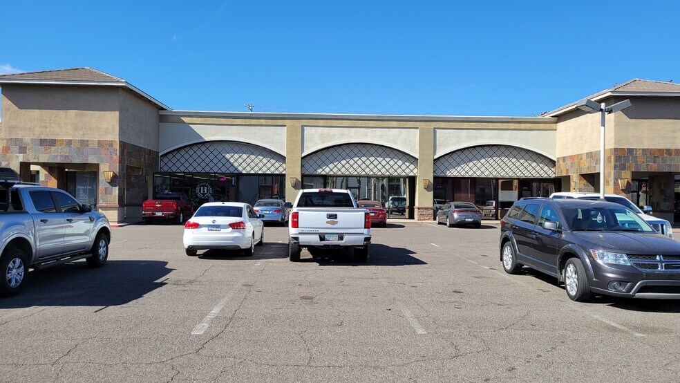 More Photos Of N 12426-12452 Dr, Phoenix General Retail For Sale