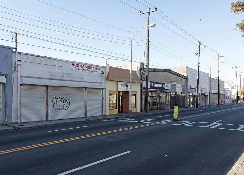 More Photos Of 840 Ralph David Abernathy Blvd SW, Atlanta Storefront For Lease