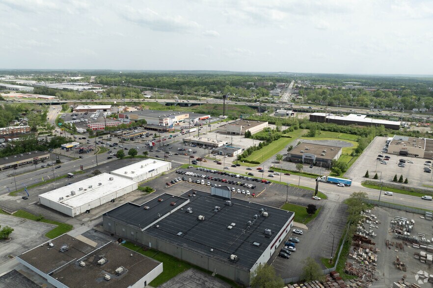 More Photos Of 21639 Miles Rd, North Randall General Retail For Lease