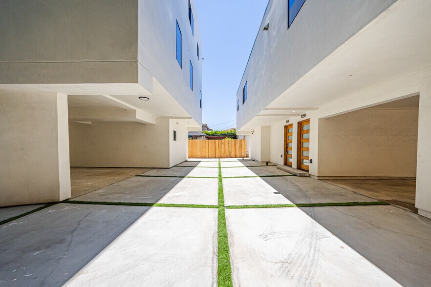 More Photos Of 1557 S Ogden Dr, Los Angeles Apartments For Sale