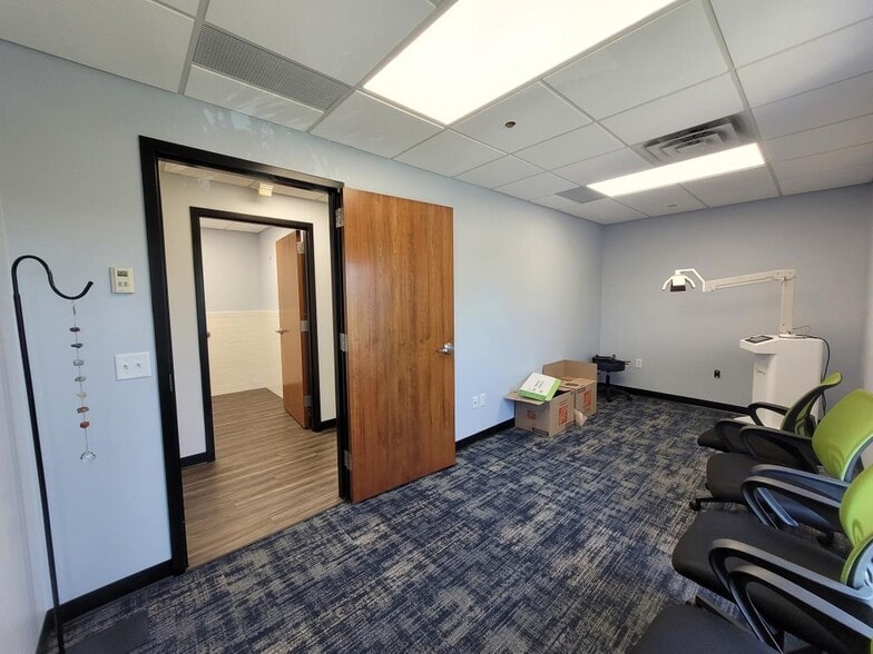 More Photos Of 7300 France Ave S, Edina Medical For Sale