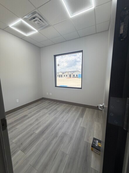 More Photos Of 1849 Forest Park Ln, Pearland Medical For Sale