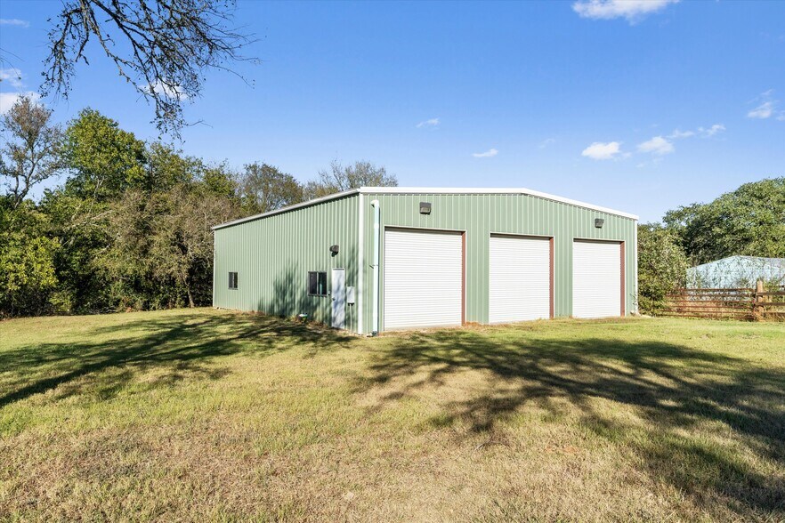 More Photos Of 1092 FM 3000, Elgin Specialty For Sale