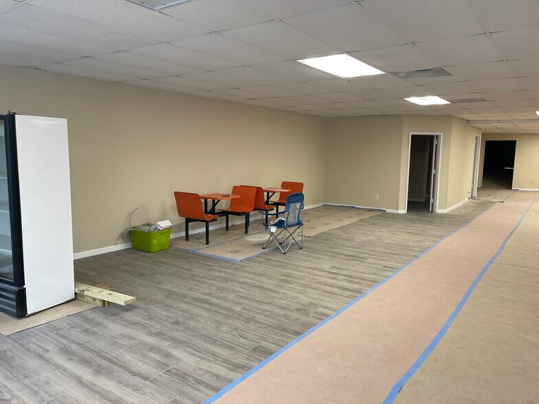 More Photos Of 1714 Manchester Expy, Columbus General Retail For Lease