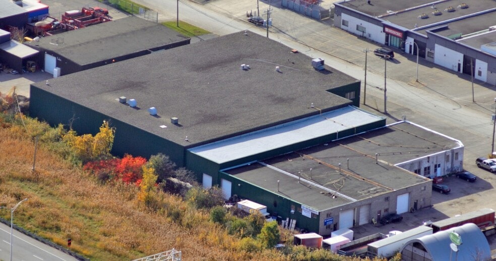 More Photos Of 4030-4050 Boul Leman, Laval Industrial For Sale