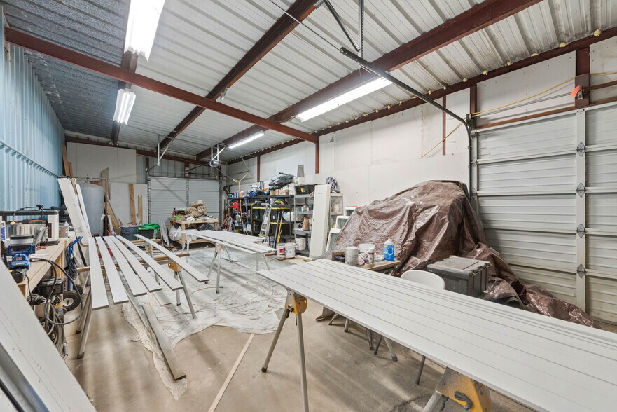 More Photos Of 225 W Lockhart Ave, Coos Bay Warehouse For Sale