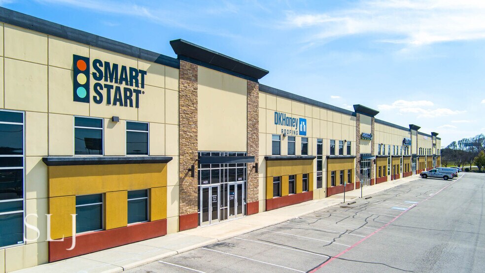 More Photos Of 4404-4420 N Interstate 35, San Antonio Showroom For Sale