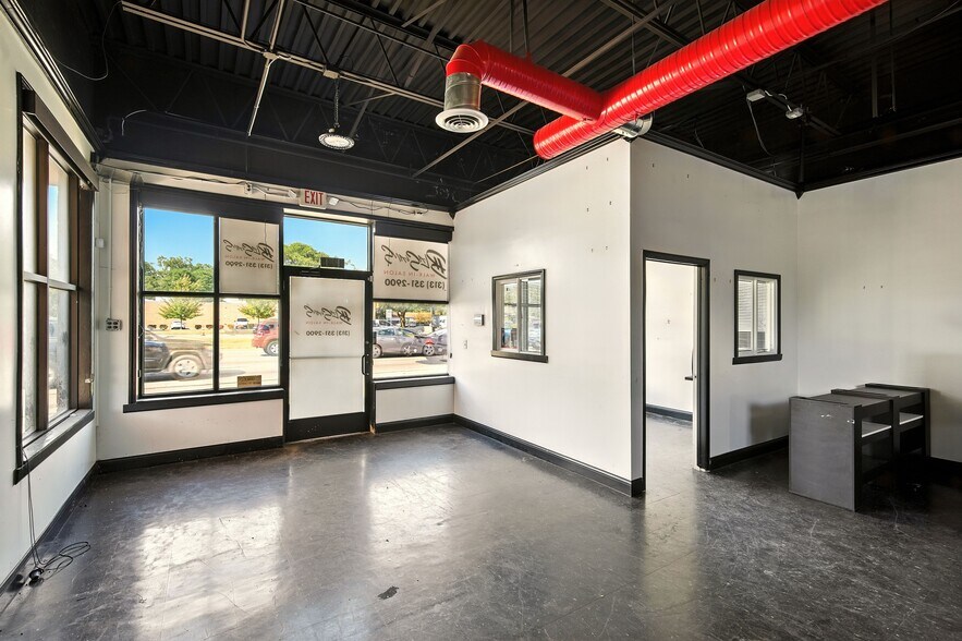 More Photos Of 8235 W 8 Mile Rd, Detroit Storefront For Sale