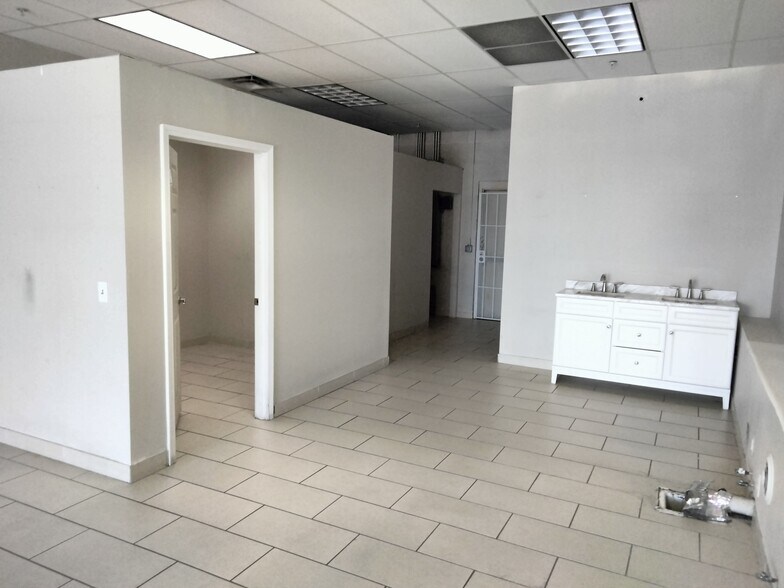 More Photos Of W Glendale Ave @ N 67th Ave, Glendale Unknown For Lease