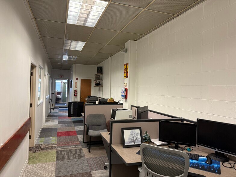 More Photos Of 423-425 Main St, Bennington Office Residential For Sale