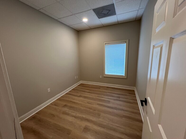 More Photos Of 29 Plantation Park Dr, Bluffton Medical For Sale