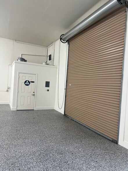More Photos Of 3031-3057 California Blvd, Napa Warehouse For Lease