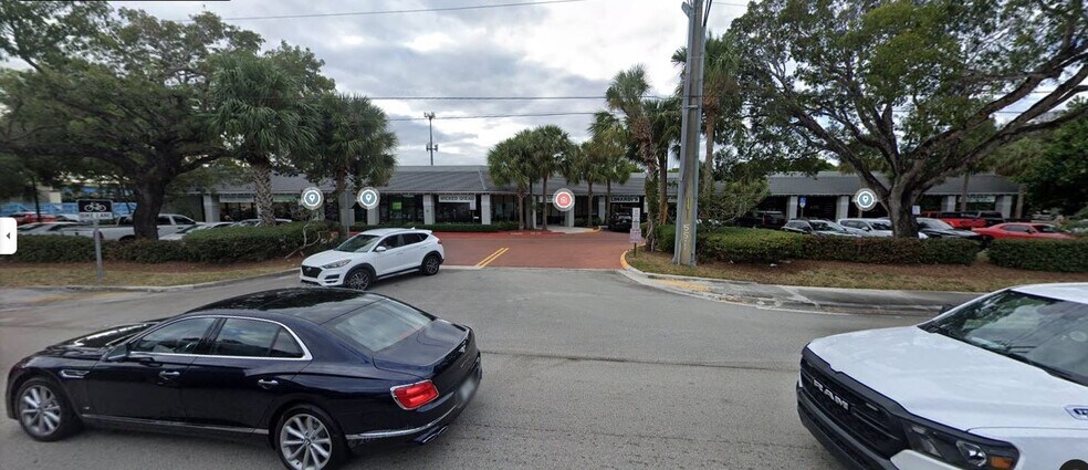 More Photos Of 1251-1269 S Pine Island Rd, Plantation Storefront For Lease