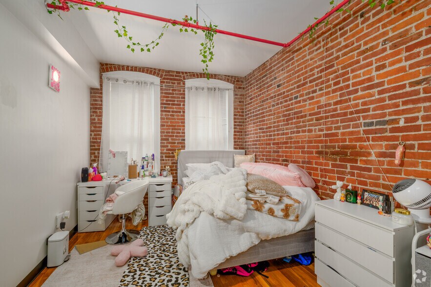 More Photos Of 215 State St, Binghamton Apartments For Sale